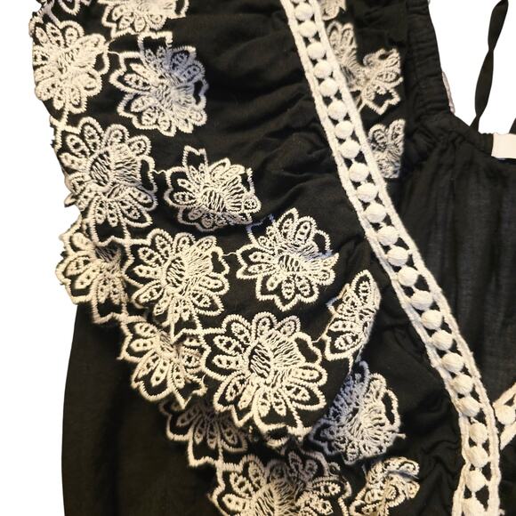 Monograph floral embroidered faux wrap crop top size small - Picture 4 of 5